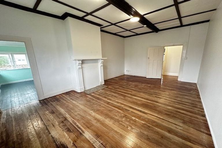 Photo of property in 374 Lake Road, Takapuna, Auckland, 0622