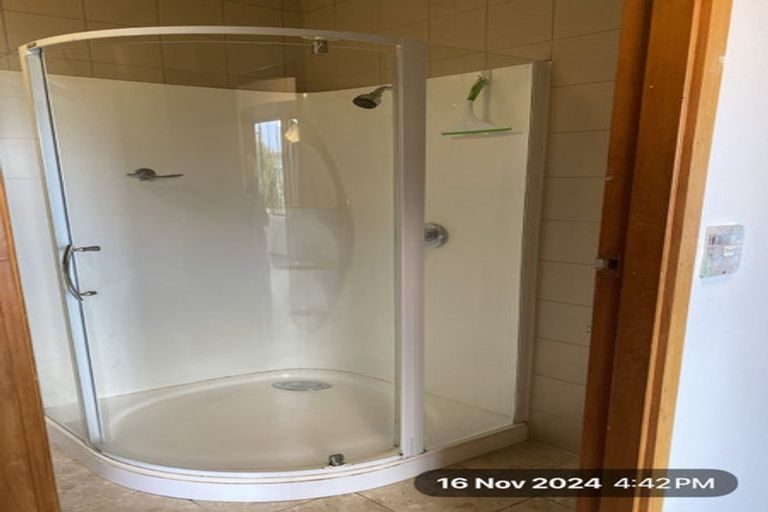 Photo of property in 1/2 Oriental Terrace, Mount Victoria, Wellington, 6011