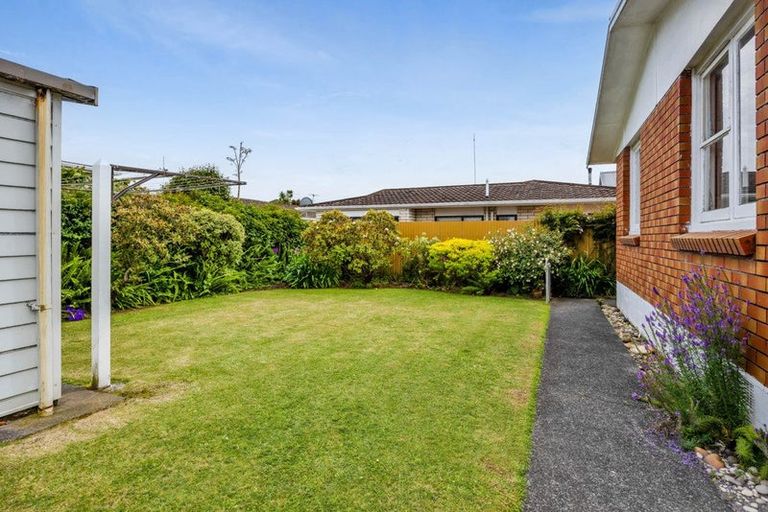 Photo of property in 22 Tukapa Street, Westown, New Plymouth, 4310