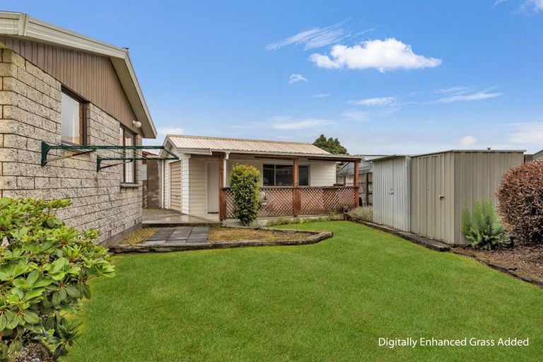 Photo of property in 10 Merlin Place, Gore, 9710