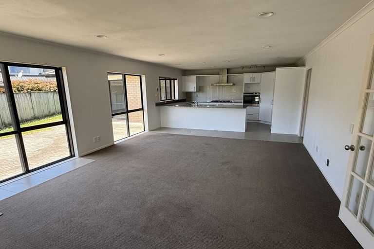 Photo of property in 10 Amapur Place, Flat Bush, Auckland, 2019