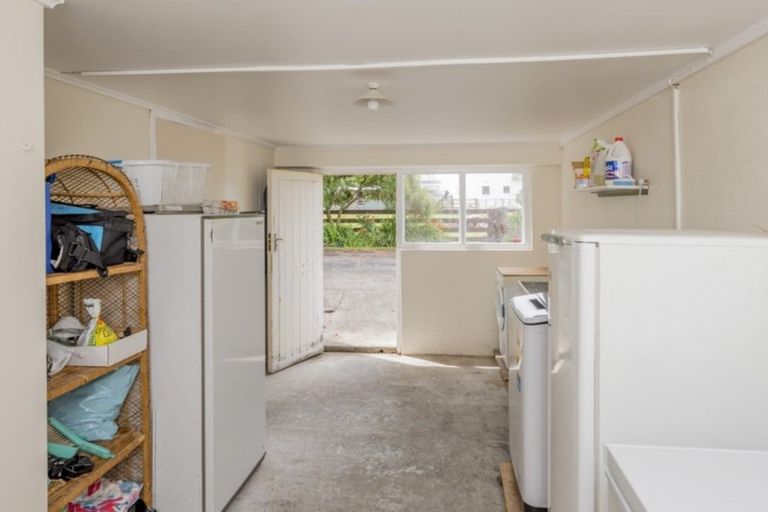 Photo of property in 361 Arapaepae Road, Levin, 5571