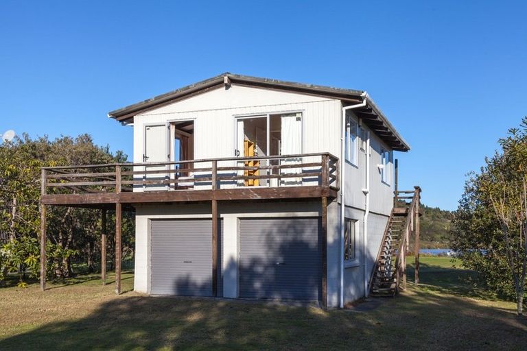 Photo of property in 69 Oyster Drive, Cooks Beach, Whitianga, 3591