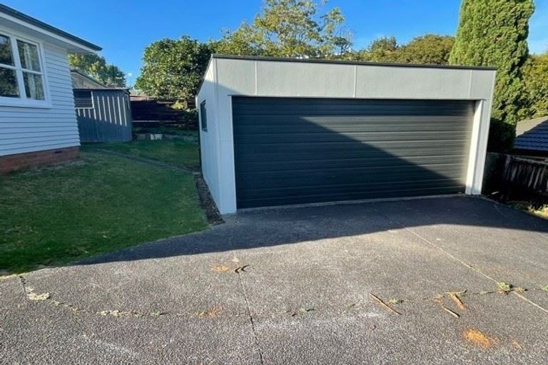 Photo of property in 96 Edmonton Road, Henderson, Auckland, 0612