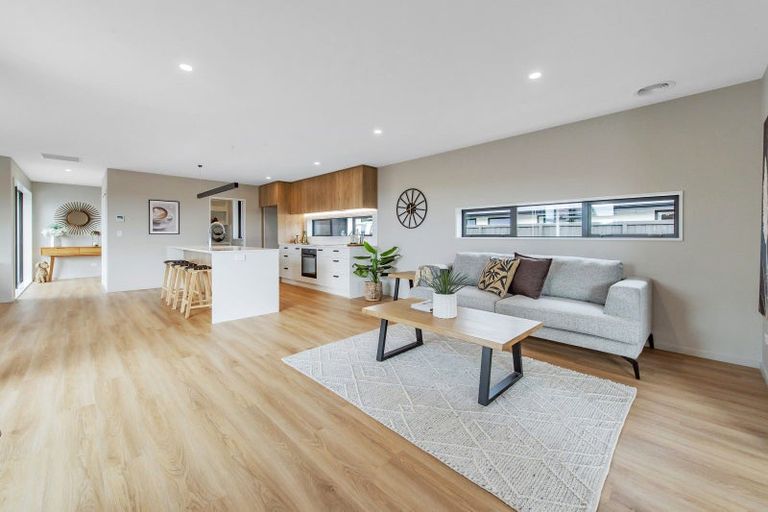 Photo of property in 164 Shillingford Boulevard, Rolleston, 7615