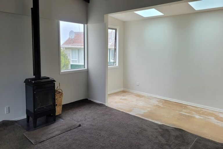 Photo of property in 14 Cherry Blossom Grove, Maungaraki, Lower Hutt, 5010