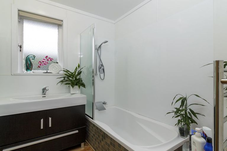 Photo of property in 10 Puweto Street, Selwyn Heights, Rotorua, 3015