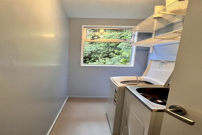 Photo of property in 59 Chartwell Drive, Crofton Downs, Wellington, 6035