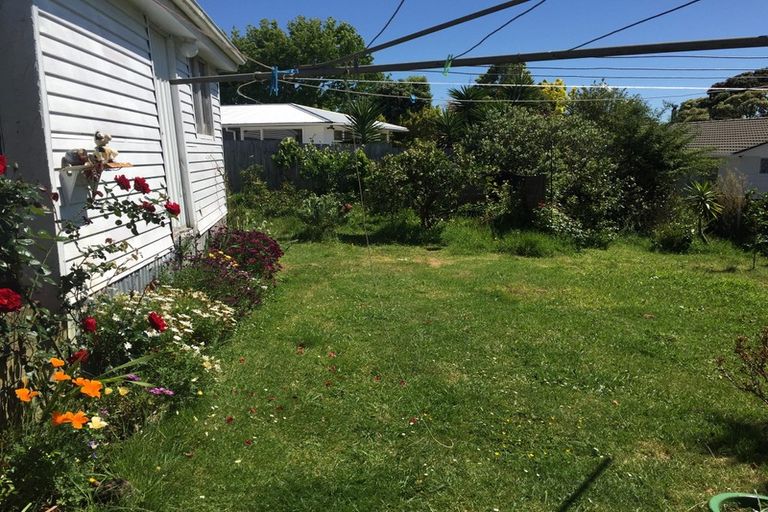 Photo of property in 44 Kaikoura Street, Henderson, Auckland, 0612