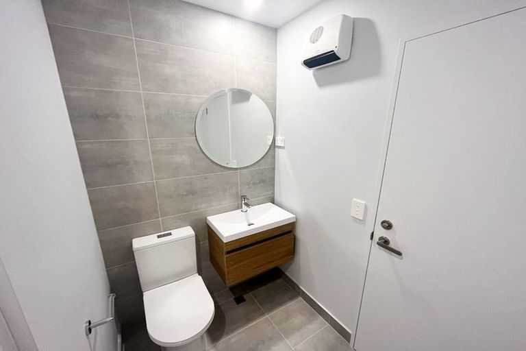 Photo of property in 6/18 New Brighton Road, Shirley, Christchurch, 8061