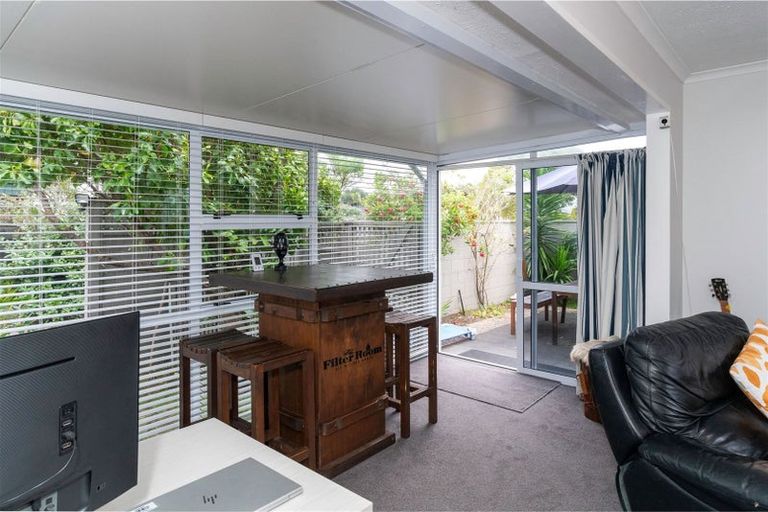 Photo of property in 9a Olive Terrace, Paraparaumu Beach, Paraparaumu, 5032