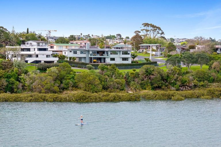 Photo of property in 51 Moffat Road, Red Beach, 0932