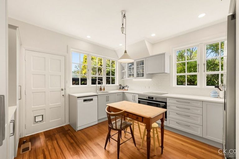 Photo of property in 14 Willoughby Street, Woburn, Lower Hutt, 5010