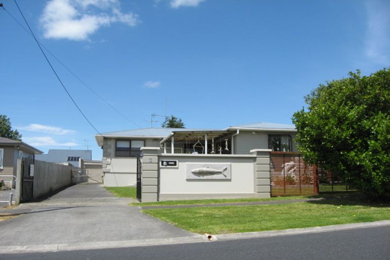 Photo of property in 11 Tapu Road, Huapai, Kumeu, 0810