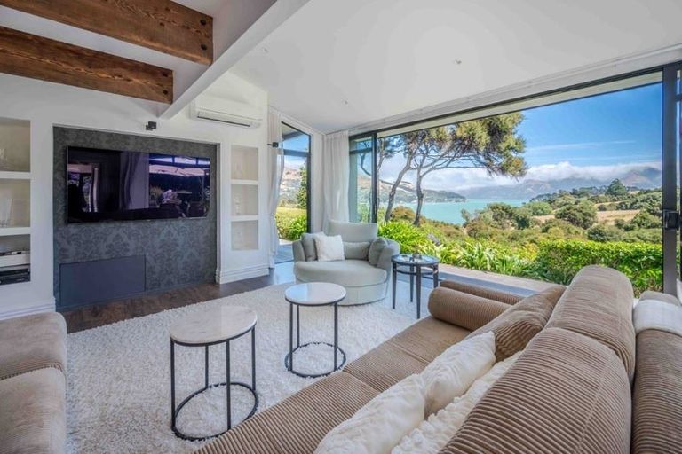 Photo of property in 6890 Christchurch Akaroa Road, Takamatua, 7581