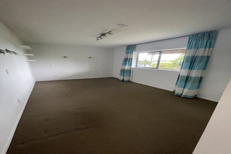 Photo of property in 11a Rahopara Street, Castor Bay, Auckland, 0620