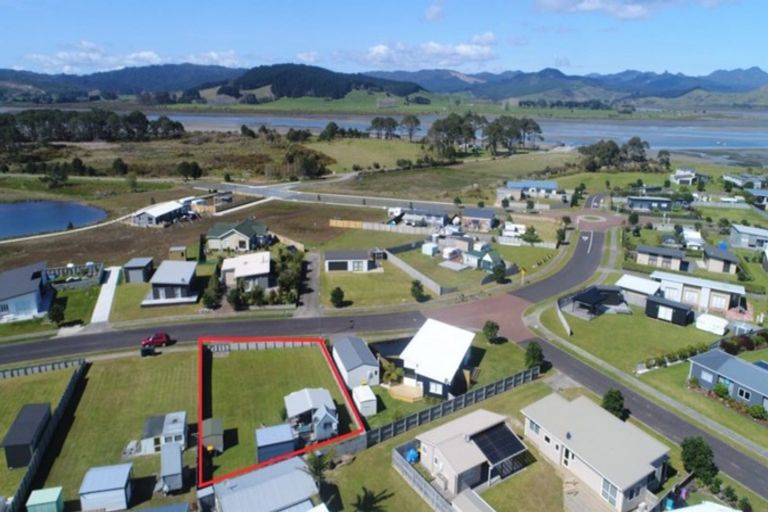Photo of property in 115 Ngaio Drive, Matarangi, Whitianga, 3592