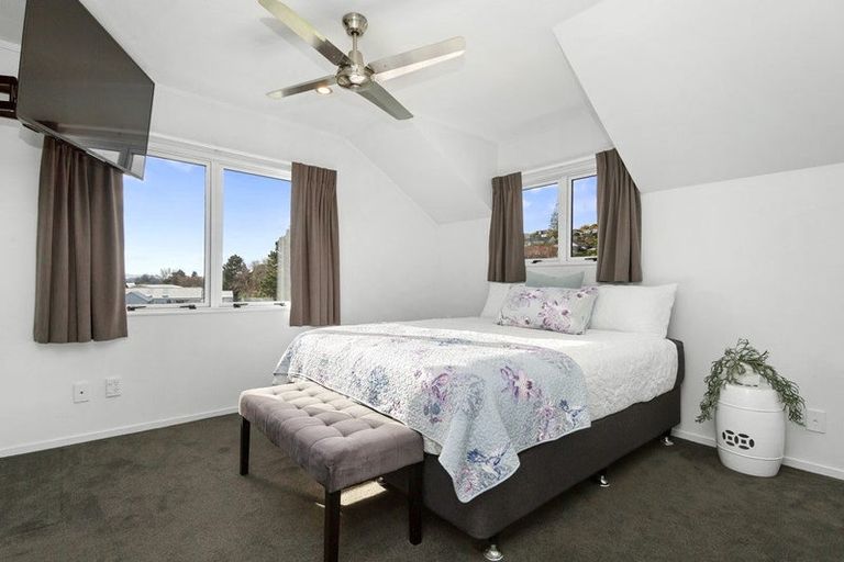 Photo of property in 2/9 Tawa Street, Tawa, Wellington, 5028