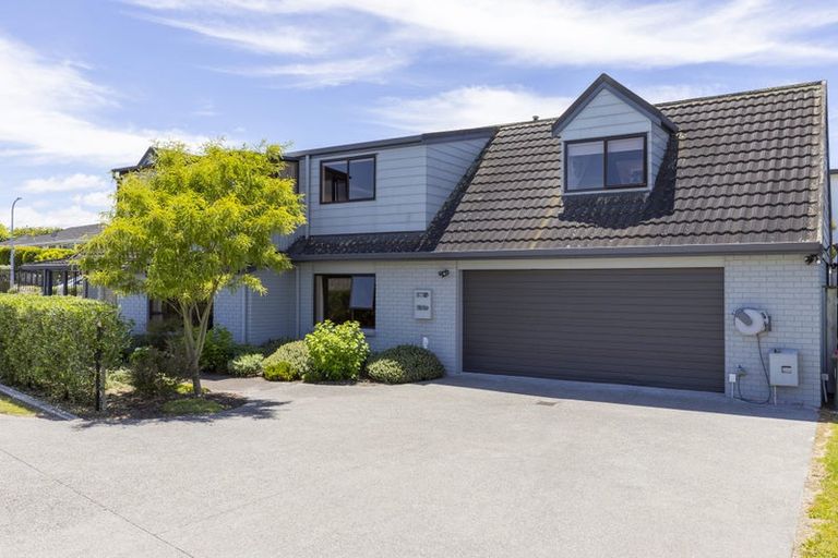 Photo of property in 83 Harvey Street, Waipahihi, Taupo, 3330