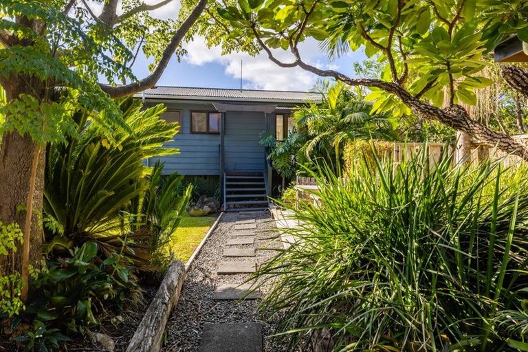 Photo of property in 91 Doves Bay Road, Kerikeri, 0294