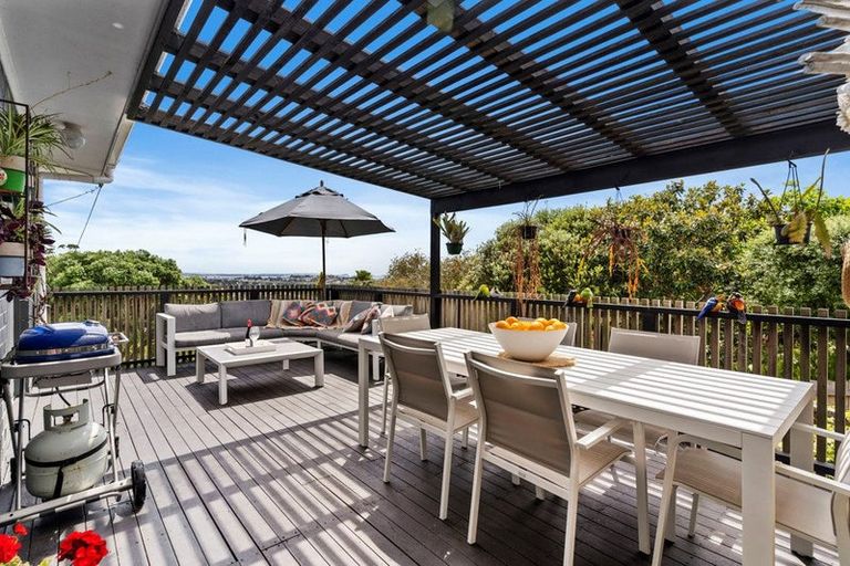 Photo of property in 1/18 Mizpah Road, Torbay, Auckland, 0630