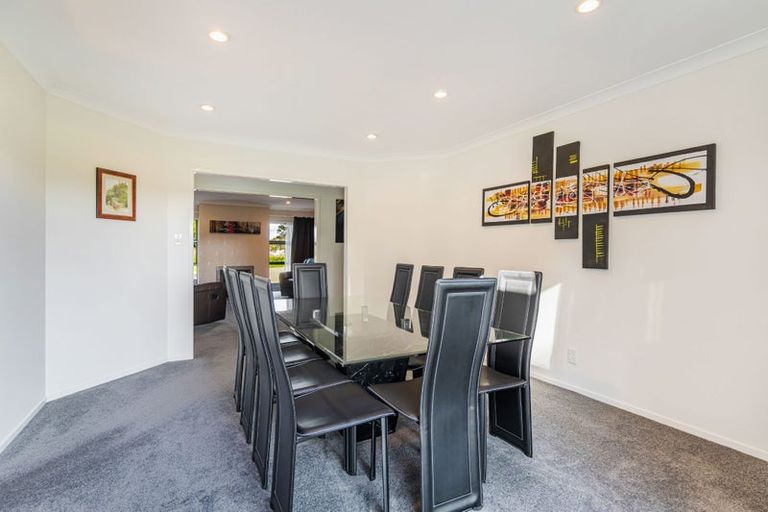 Photo of property in 88 Boord Crescent, Kumeu, 0891
