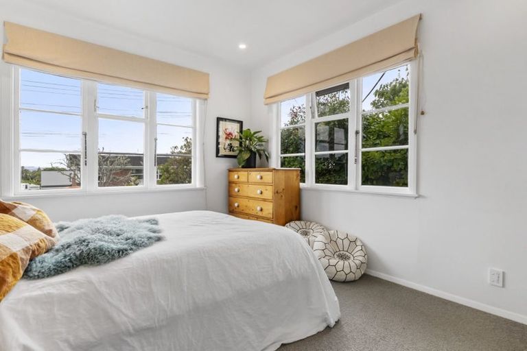 Photo of property in 2a Wesley Street, Devonport, Auckland, 0624