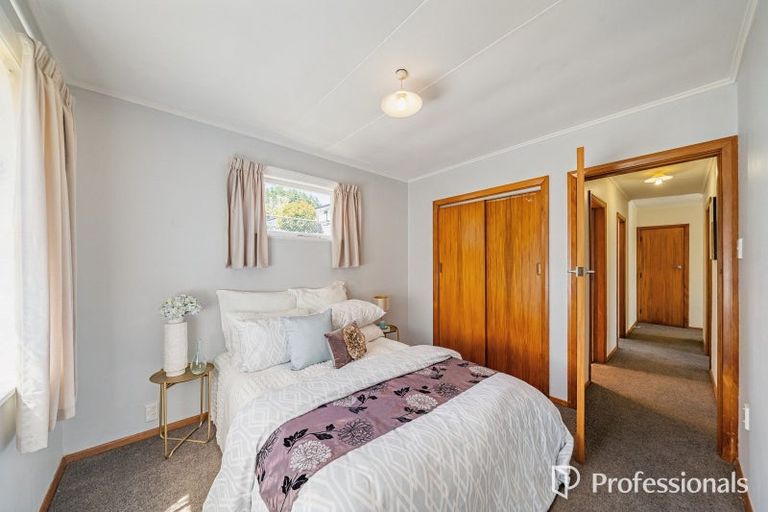 Photo of property in 90 Thomas Street, Stokes Valley, Lower Hutt, 5019