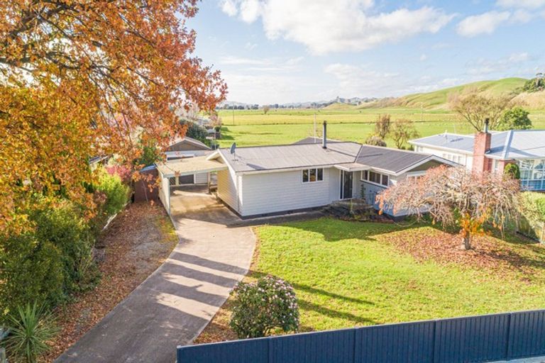 Photo of property in 17 Edward Street, Pahiatua, 4910