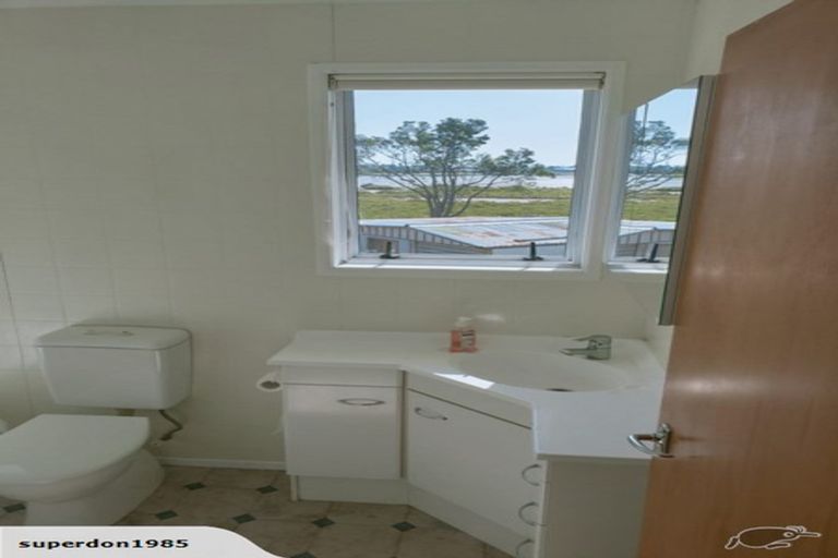 Photo of property in 49 Edgewater Drive, Pakuranga, Auckland, 2010