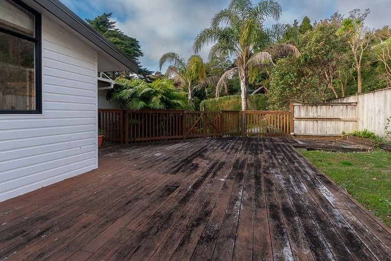 Photo of property in 33a Island Bay Road, Beach Haven, Auckland, 0626