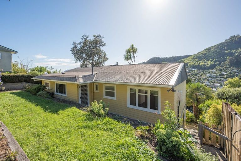 Photo of property in 16 Thompson Terrace, Toi Toi, Nelson, 7010