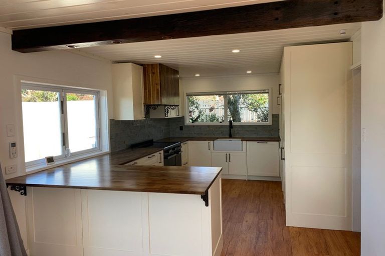 Photo of property in 31 Wesley Avenue, Frankleigh Park, New Plymouth, 4310