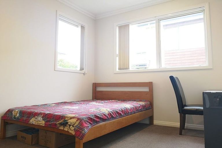 Photo of property in 5 Kilkelly Avenue, Pinehill, Auckland, 0632