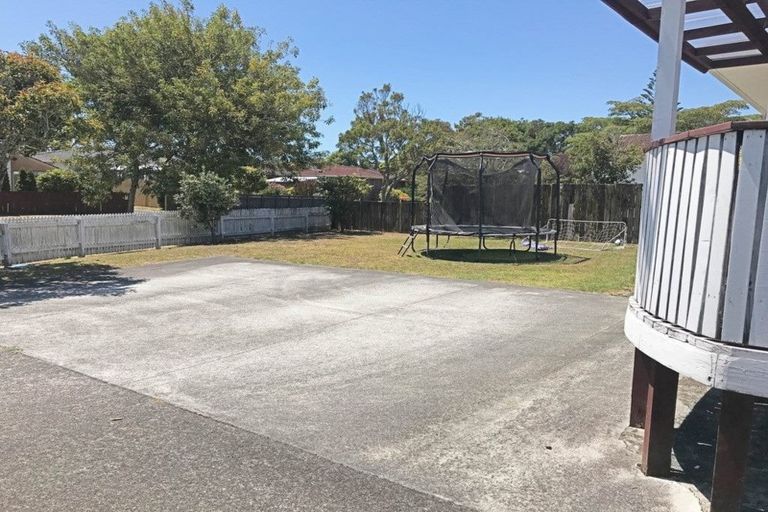 Photo of property in 6 Tangelo Place, Bucklands Beach, Auckland, 2012