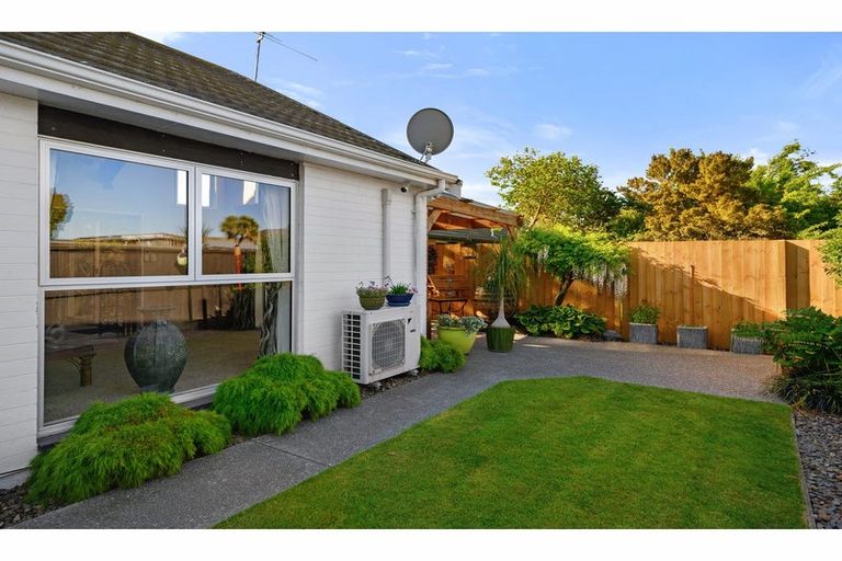 Photo of property in 1/7 Glenys Place, Broomfield, Christchurch, 8042