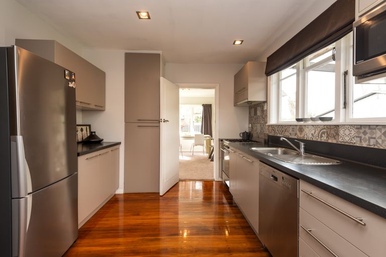 Photo of property in 220 Knowles Street, St Albans, Christchurch, 8052