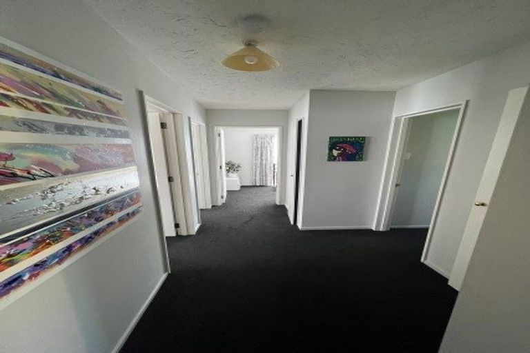 Photo of property in 47 Apsley Drive, Avonhead, Christchurch, 8042