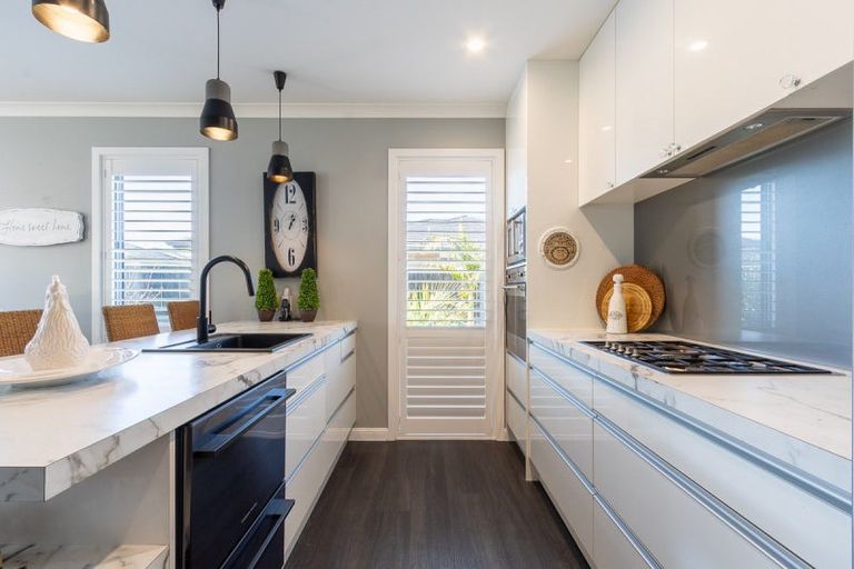 Photo of property in 14 Bridford Way, Paraparaumu, 5032