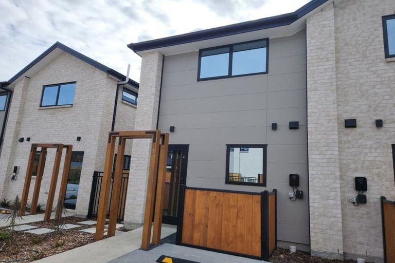 Photo of property in 4/2 Matata Place, Dallington, Christchurch, 8061