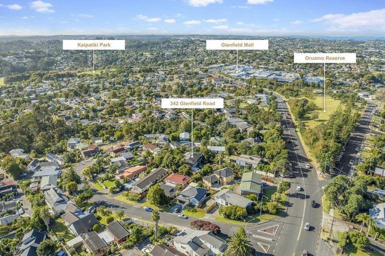 Photo of property in 342 Glenfield Road, Glenfield, Auckland, 0629