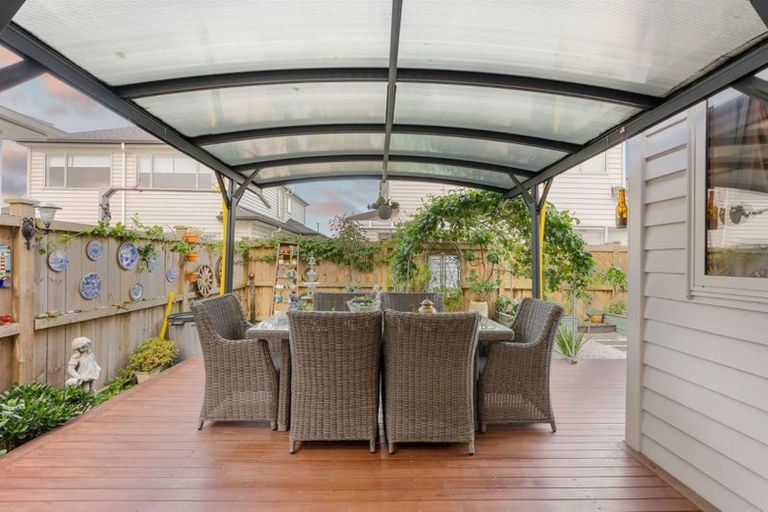 Photo of property in 8 Camp X Place, Whenuapai, Auckland, 0618