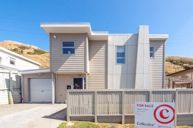 Photo of property in 44 Erlestoke Crescent, Churton Park, Wellington, 6037