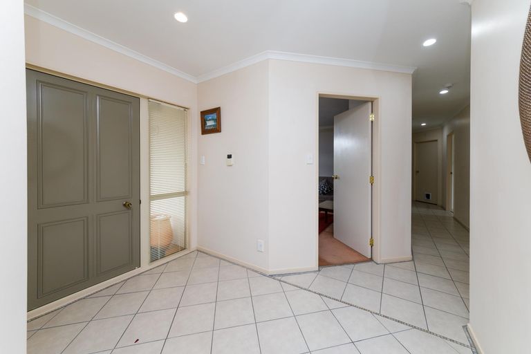 Photo of property in 1 Lancewood Lane, Roslyn, Palmerston North, 4414