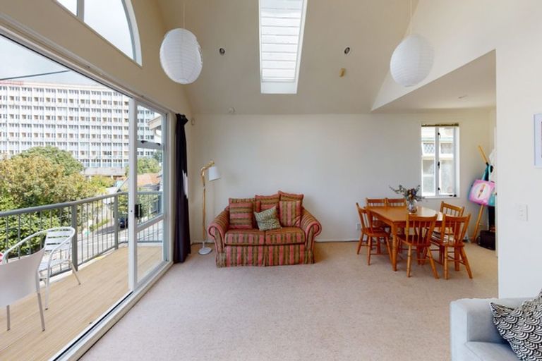 Photo of property in 34 Macdonald Crescent, Te Aro, Wellington, 6011