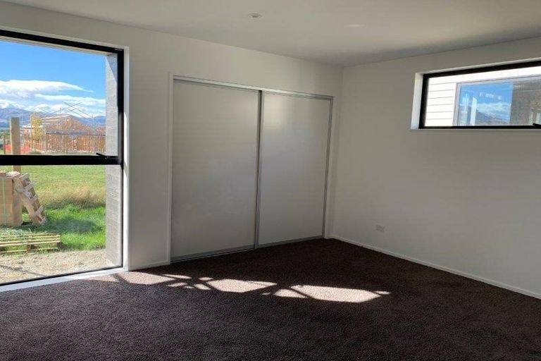 Photo of property in 6 Matakanui Lane, Wanaka, 9305