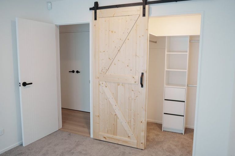 Photo of property in 18a Pavola Grove, Glenfield, Auckland, 0629