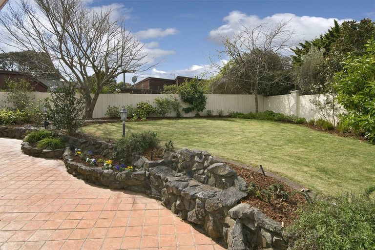 Photo of property in 20 Manor Park, Sunnyhills, Auckland, 2010