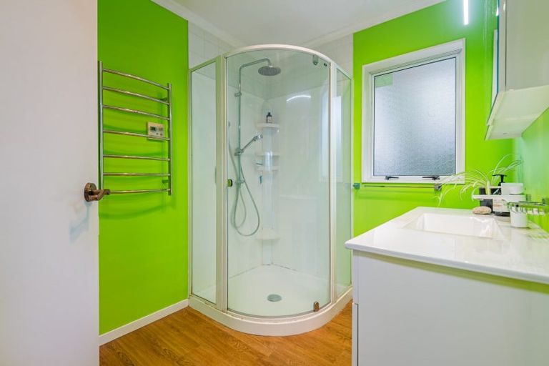 Photo of property in 19 Humphries Place, Awapuni, Palmerston North, 4412