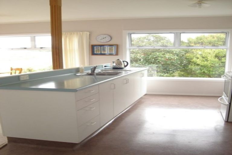 Photo of property in 32 Kiwi Road, Raumati Beach, Paraparaumu, 5032